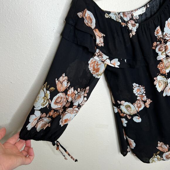 Jella C Black Floral Blouse Medium - Picture 3 of 9